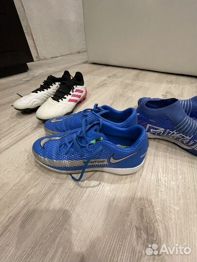 Футбольные бутсы