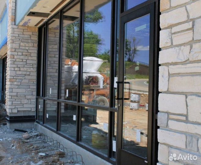 Пластиковая дверь / входная группа