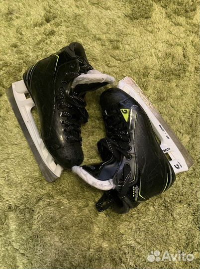 Коньки для хоккея с мячом