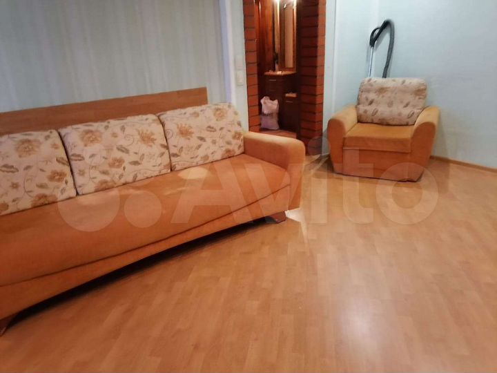 2-к. квартира, 50 м², 4/9 эт.
