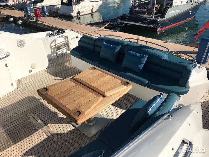 Яхта Sunseeker Predator 72