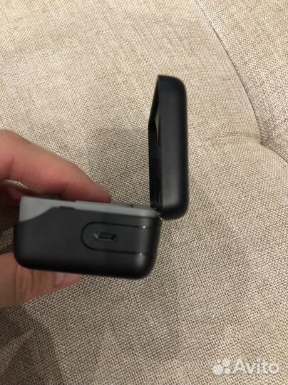 Зарчдный кейс для наушников jbl