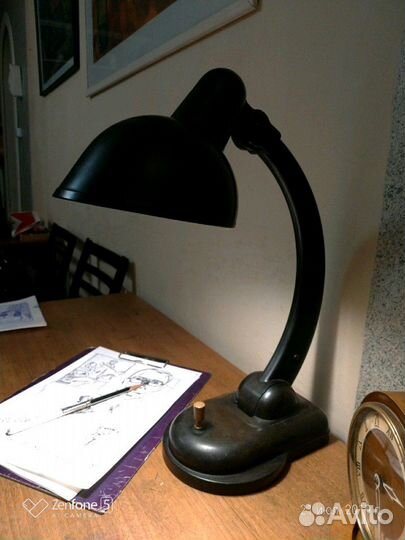 Настольная лампа