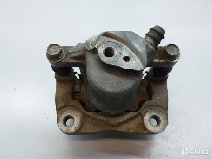 Суппорт тормозной задний левый Toyota Rav4 XA40