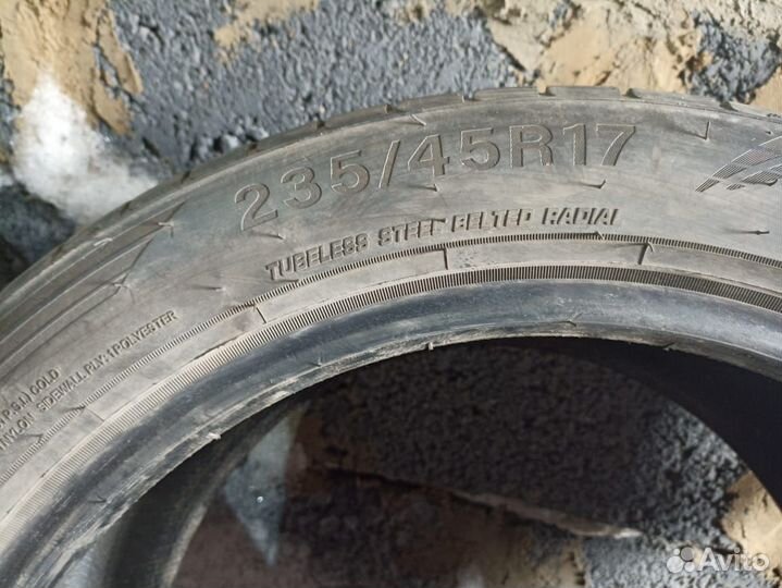 Triangle EffeXSport TH202 235/45 и 235/45