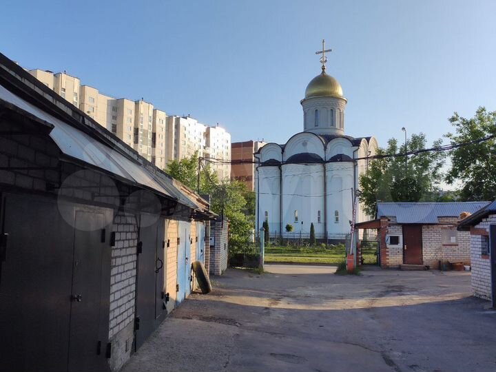 Гараж, > 30 м²