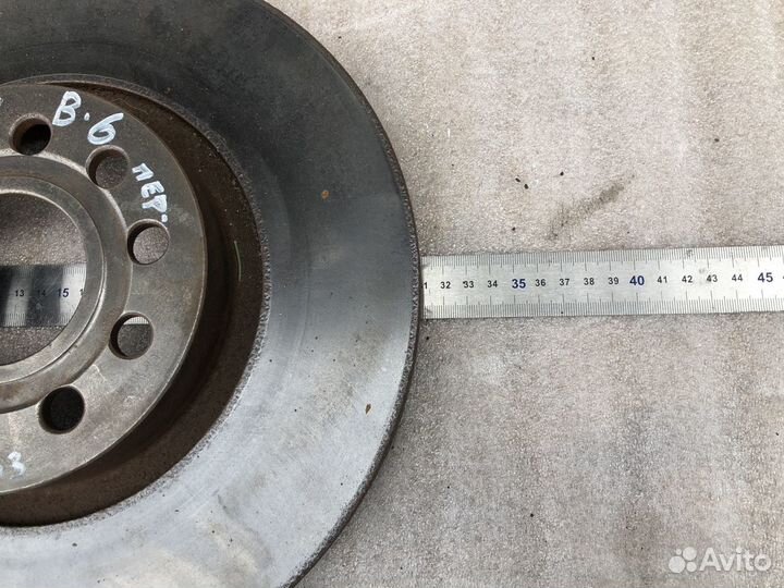 Тормозные диски передние на Volkswagen Passat B6