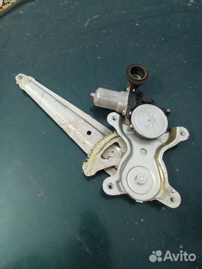 Стеклоподъёмник задний правый Toyota corolla 2008