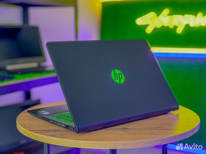 Ноутбук HP с GeForce GTX 1060 и Intel i7