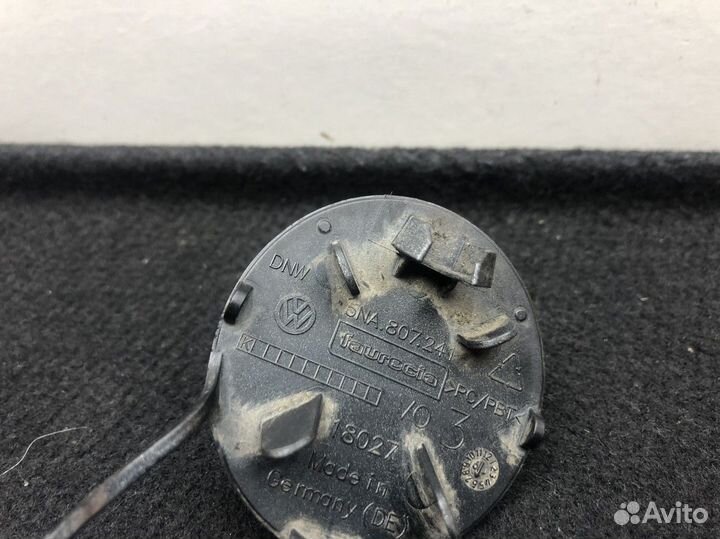 Заглушка буксировочного крюка Volkswagen Tiguan 20