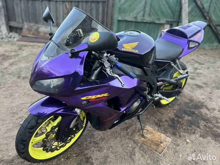 Honda CBR1000RR Fireblade 2005г