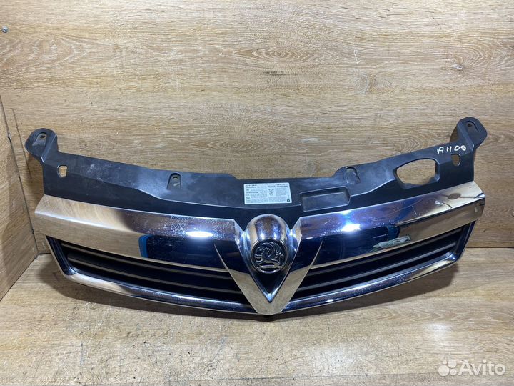 Решетка радиатора Opel Astra H рест Арт. 130321