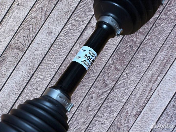 Левый привод GKN Loebro в сборе Mercedes GLK X204