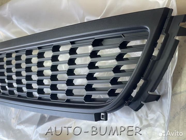 Volkswagen Polo Хэтчбэк 2009- Решетка бампера