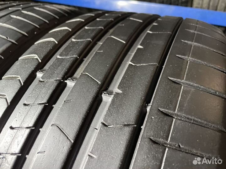 Pirelli P Zero PZ4 275/35 R22 107Y