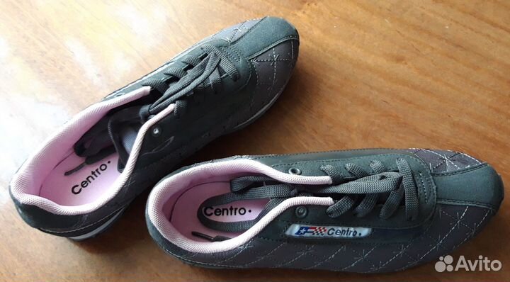 Кроссовки женские 39 размер