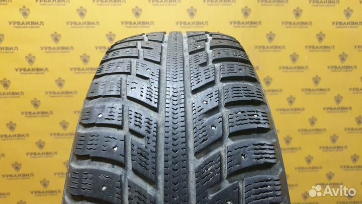 Kumho I'Zen KW22 215/65 R16 98T