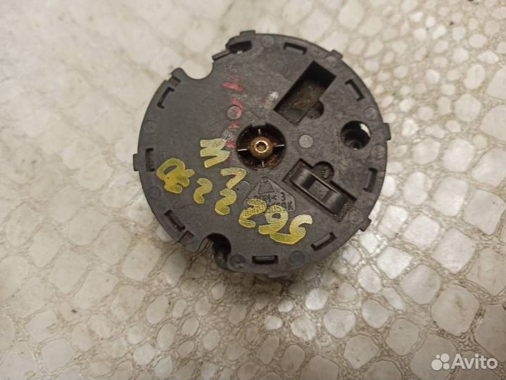 Моторчик зеркала правого