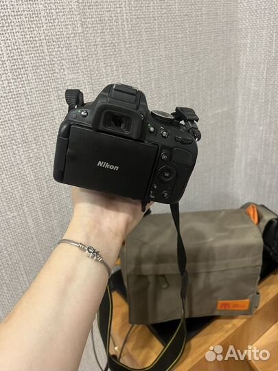 Зеркальный фотоаппарат