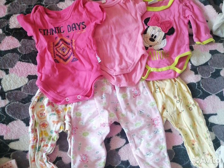 Пакет одежды на девочку от рождения до полугода