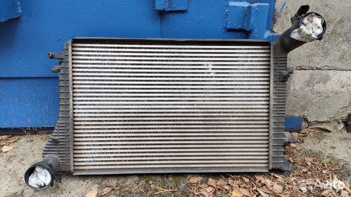 Радиатор интеркулера VW Caddy