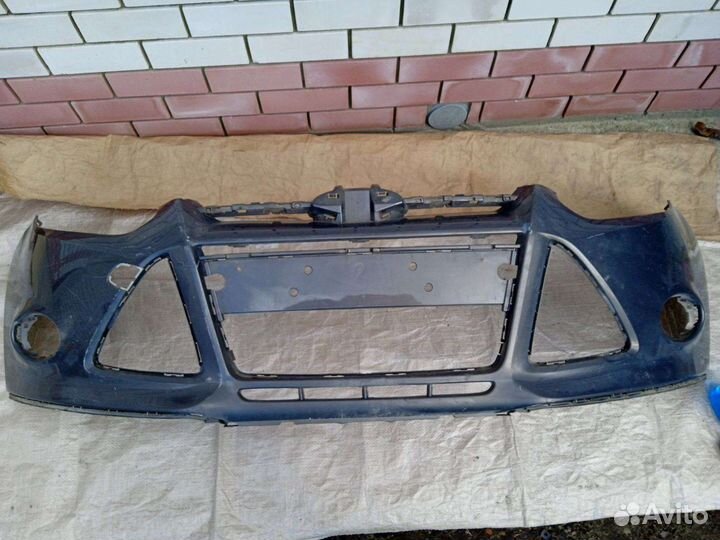 Бампер передний Ford Focus III bm5117757af