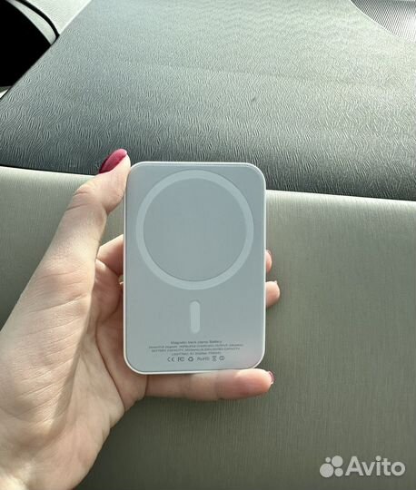 Беспроводное зарядное устройство iPhone MagSafe