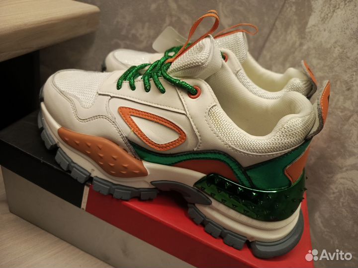 Кроссовки 39