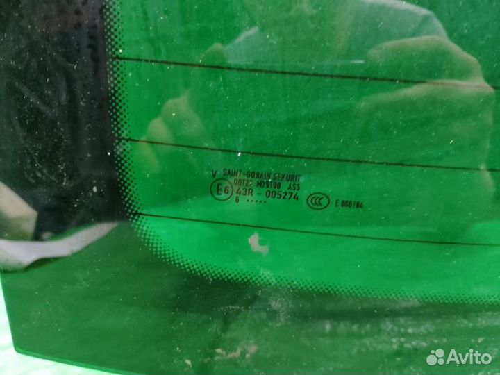 Стекло двери багажника зад. Volkswagen Touareg