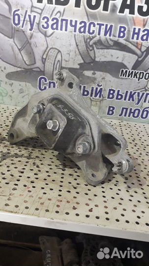 Кронштейн кпп Renault Duster