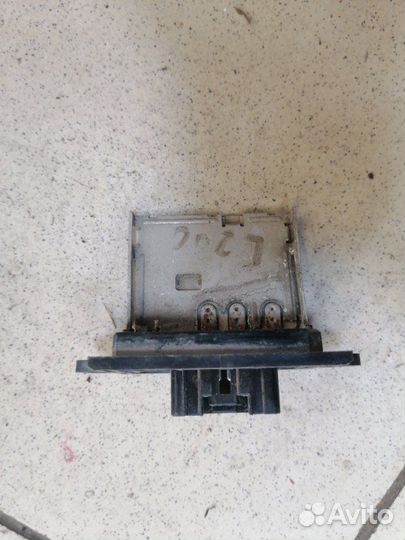 Резистор печки Mitsubishi L200 4