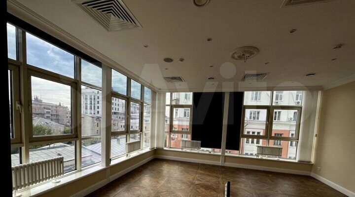 Здание, 2500 м²