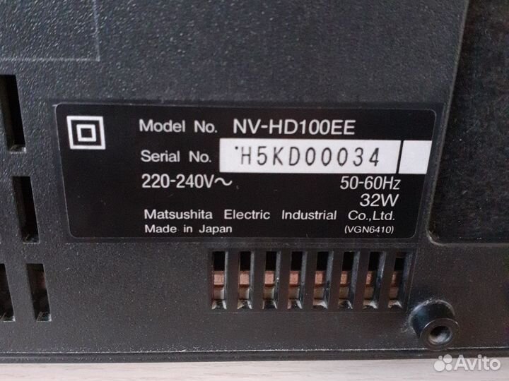 Видеомагнитофон Panasonic NV-HD100EE