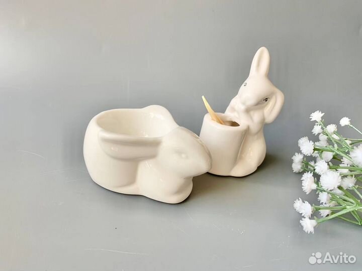 Пасхальная тарелка с кроликами