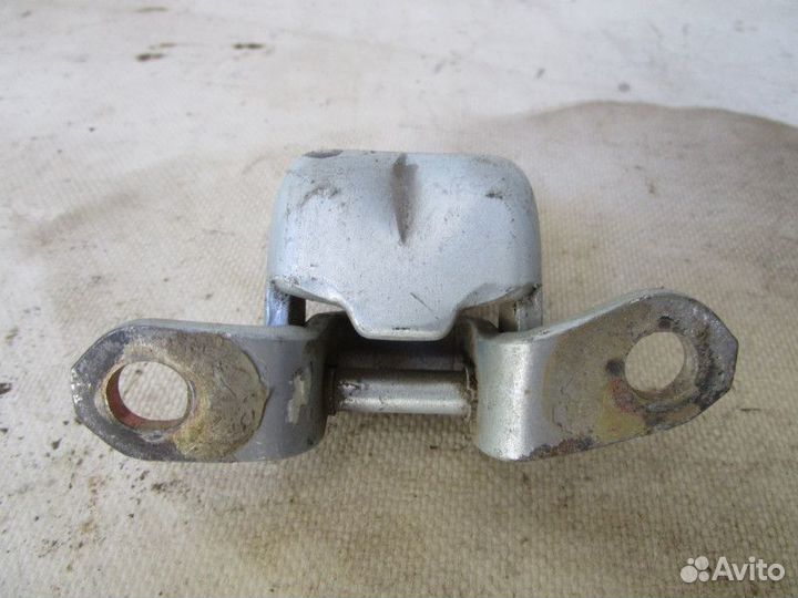 Петля двери задней левой нижняя Nissan Almera Clas