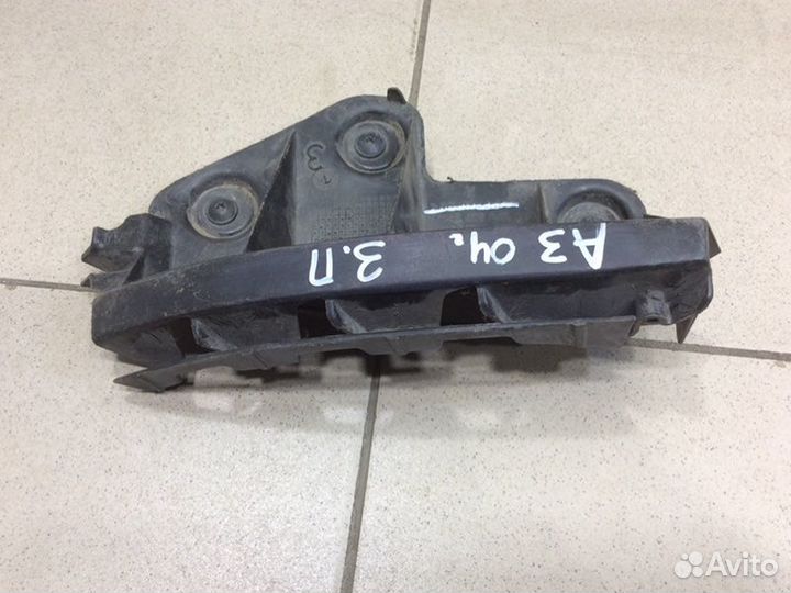 Направляющая заднего бампера задняя правая Audi A3