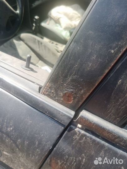 Дверь боковая передняя левая Mitsubishi Carisma