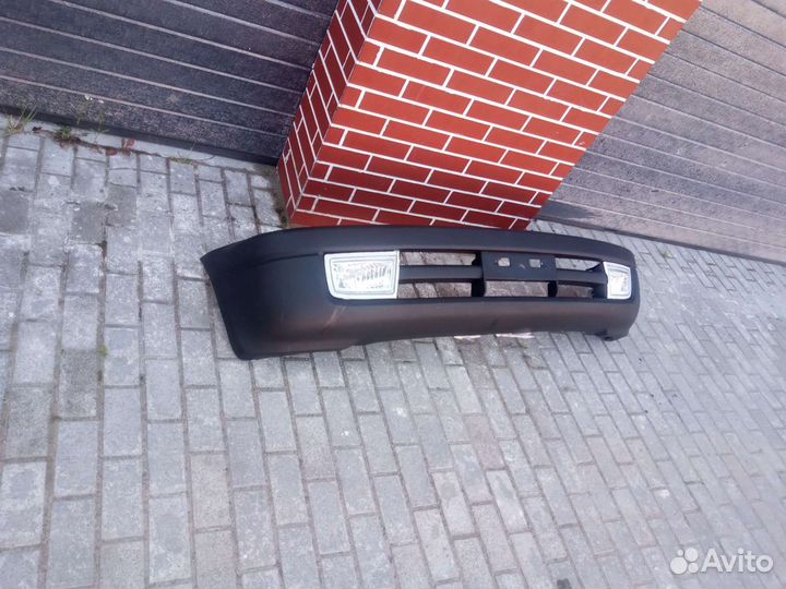 Бампер Тойота Ленд Крузер 90