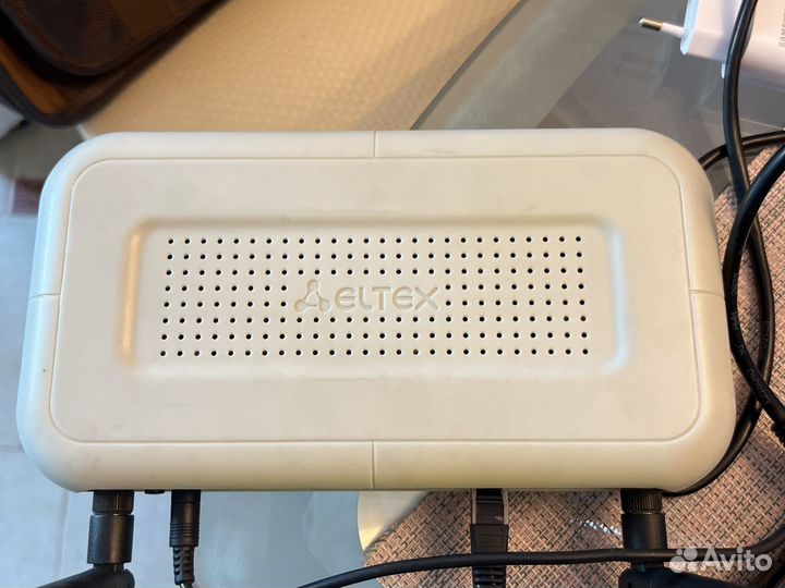 Маршрутизатор wifi Sip Eltex RG-2404G-W