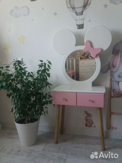 Туалетный столик