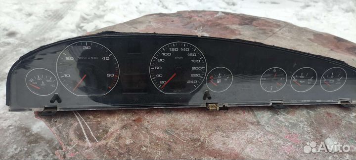 Приборная панель(полная) с бк ауди а6с4 2.5 тди