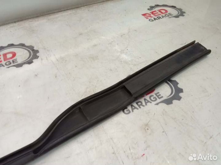 Уплотнитель капота Mini Countryman R60-ZA32