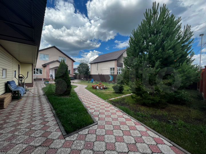 Коттедж 163 м² на участке 10,3 сот.