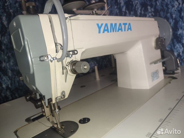 Промышленная шагающая швейная машинка