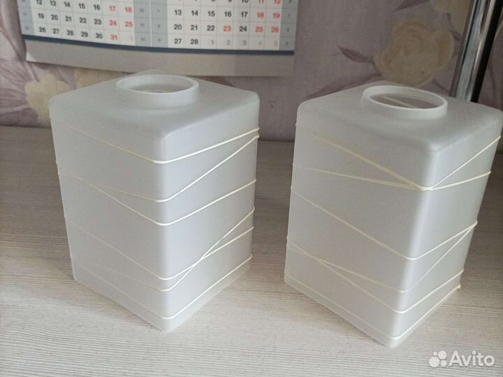 2 стеклянных плафона в наличии