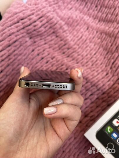 Телефон iPhone 5s