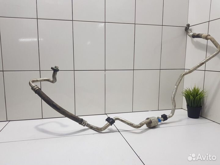 Трубка кондиционера (Hyundai Santa Fe II)