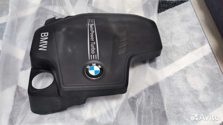 Декоративная крышка двигателя BMW
