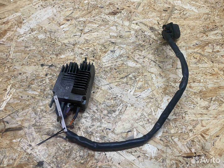 Блок управления вентилятором радиатора Audi A6C6