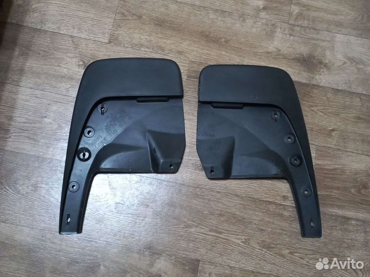 Брызговики передние Toyota Land Cruiser Prado